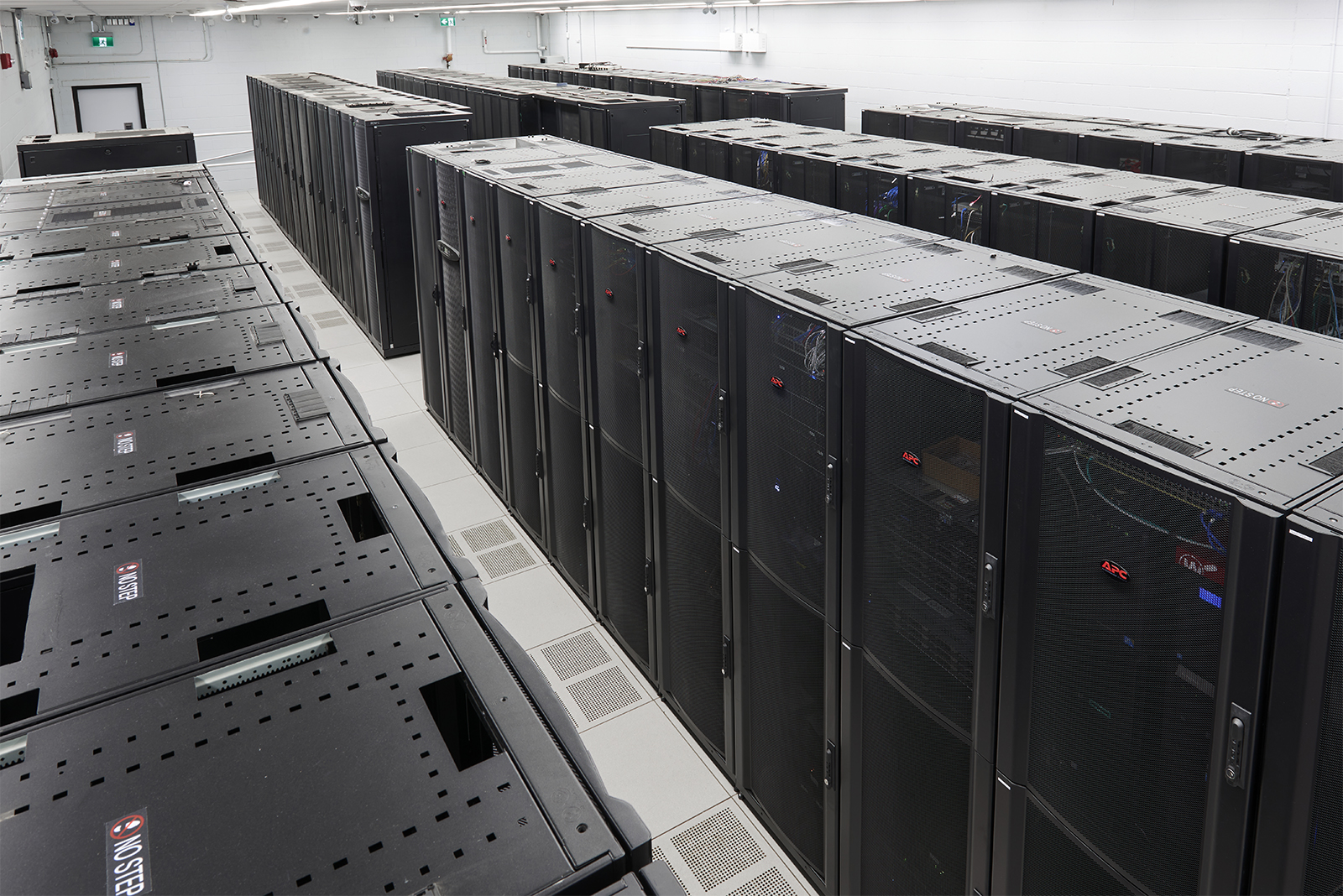One of the largest data center colocation provider in Toronto